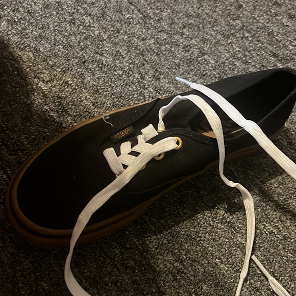 Vans - Picture 4 of 6